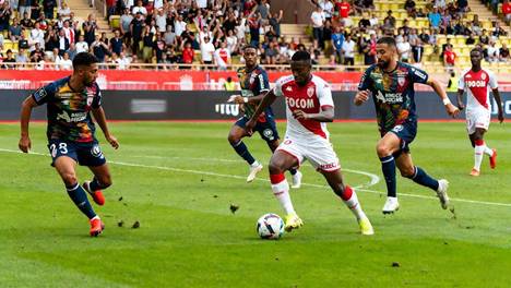 英格兰碾压波兰，姆巴佩点燃赛场