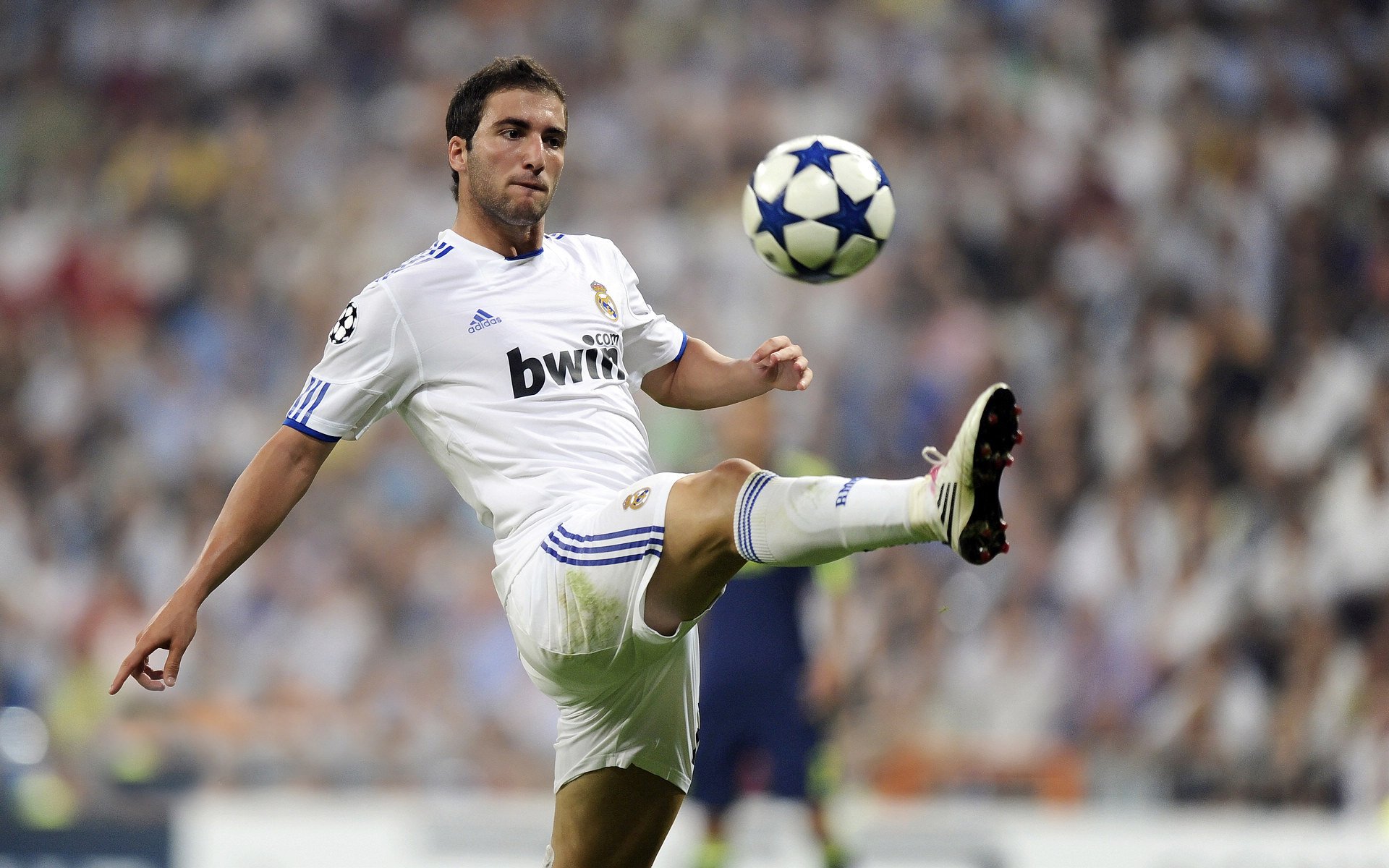 黄喜灿爆发，马德里竞技收割新西兰，亚洲风暴如何重塑欧洲足球版图