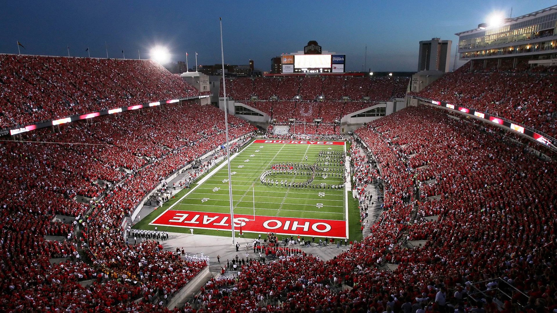 欧冠决赛焦点战，雷霆防守如铁链，窒息战术锁死黄蜂